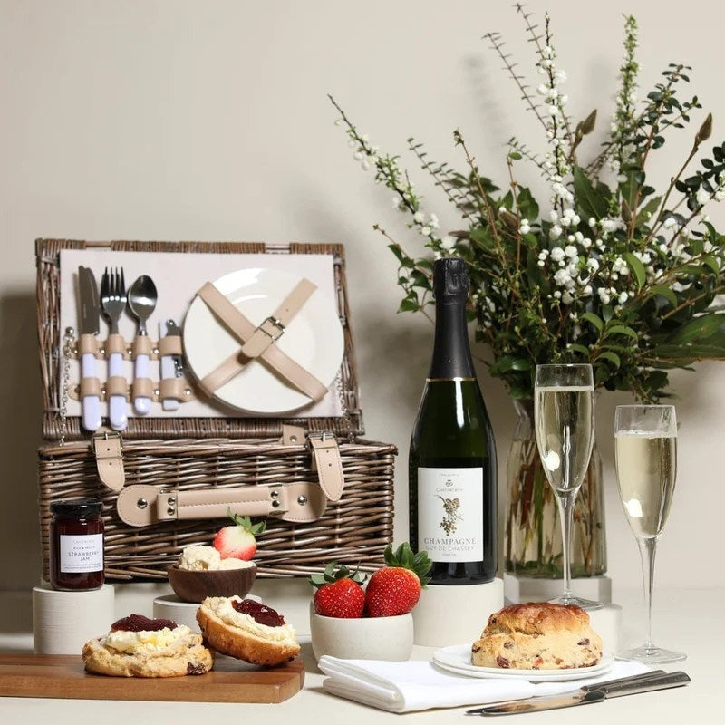 TheChampagneCreamTeaHamper