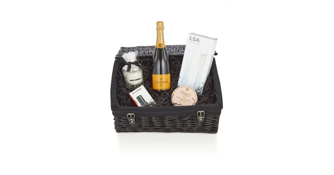 VeuveClicquotChampagneLuxuryGiftHamper