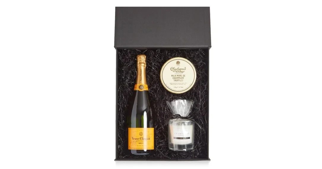 VeuveClicquotChampagne,Candle&TrufflesLuxuryGiftBox