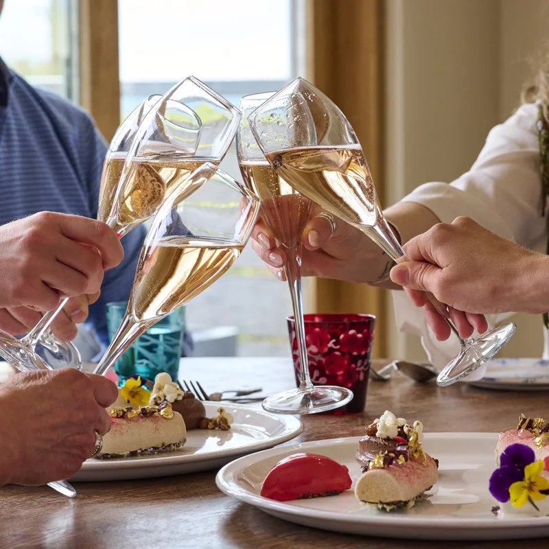 WinterLuxuryDiningExperience
