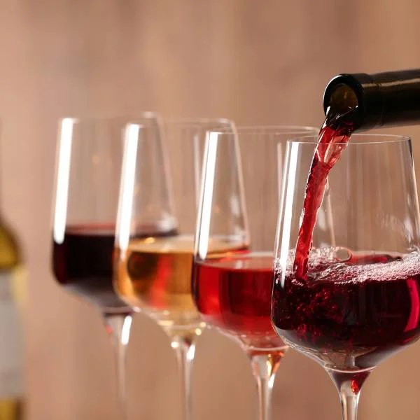 TheUnbeatenTrack:mixedcaseof6wines