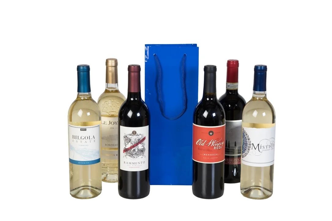 Groupon–Holiday6PackWine+1HolidayGiftBag