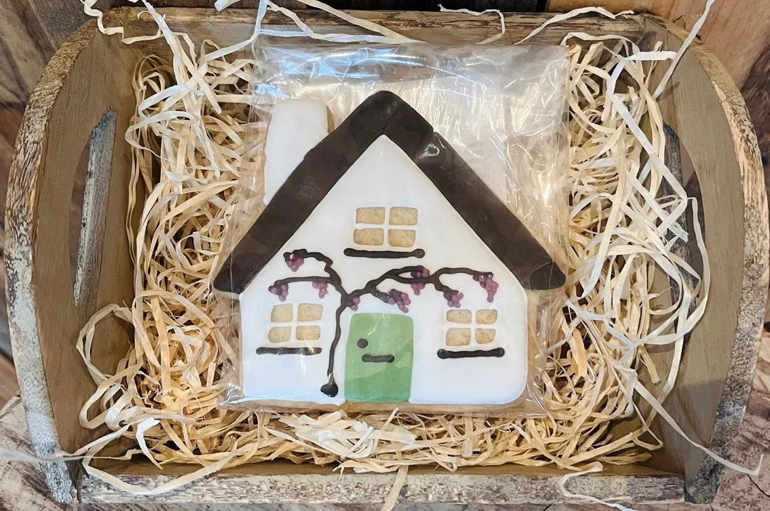 LittleBeeBakeryNewHome/CottageHand-IcedBiscuit