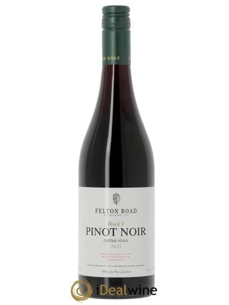 CentralOtagoFeltonRoadBlock3PinotNoir2023