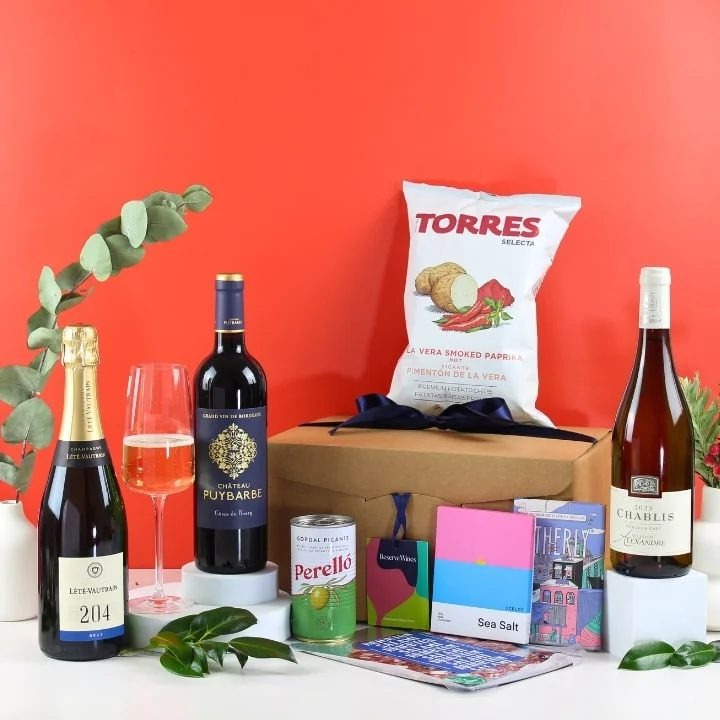 TheChristmasFeastHamper–Wine,Snacks&ArtisanChocolate