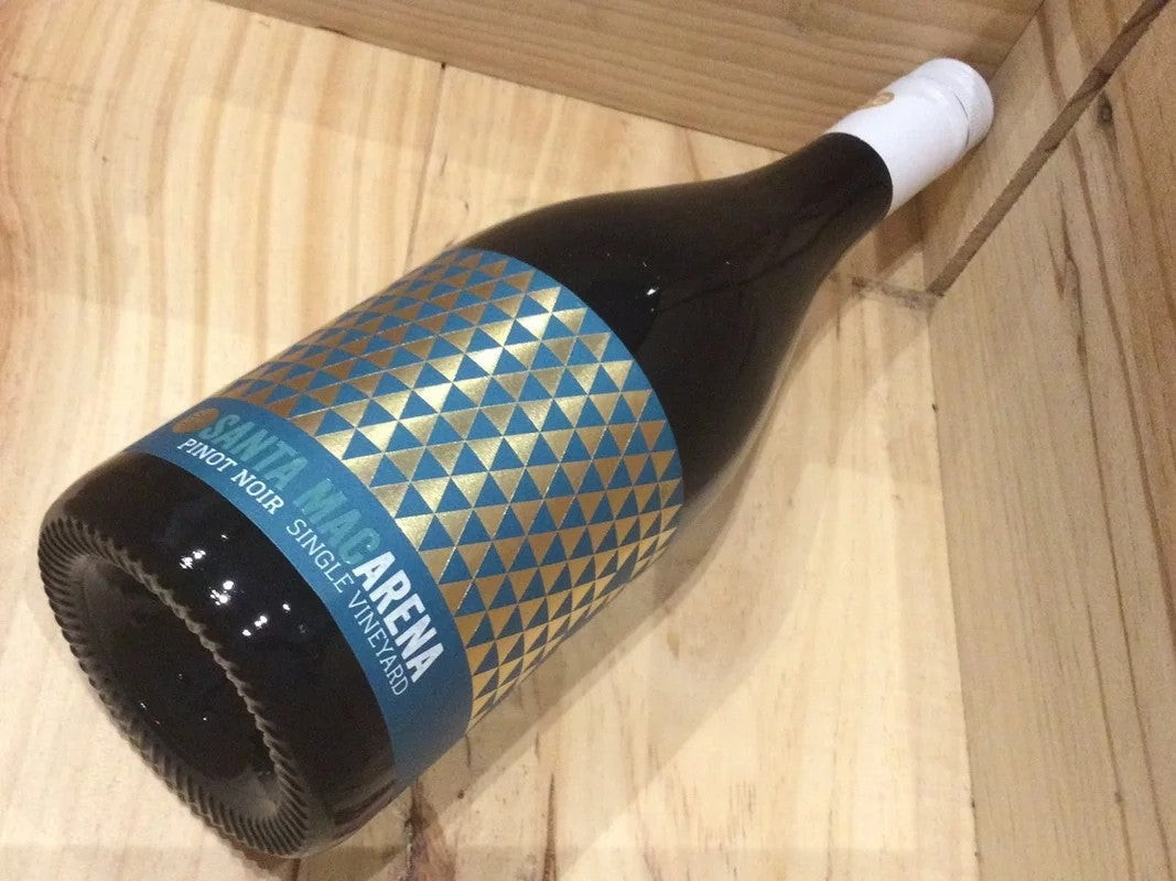 SantaMacarenaSingleVineyardPinotNoir2021