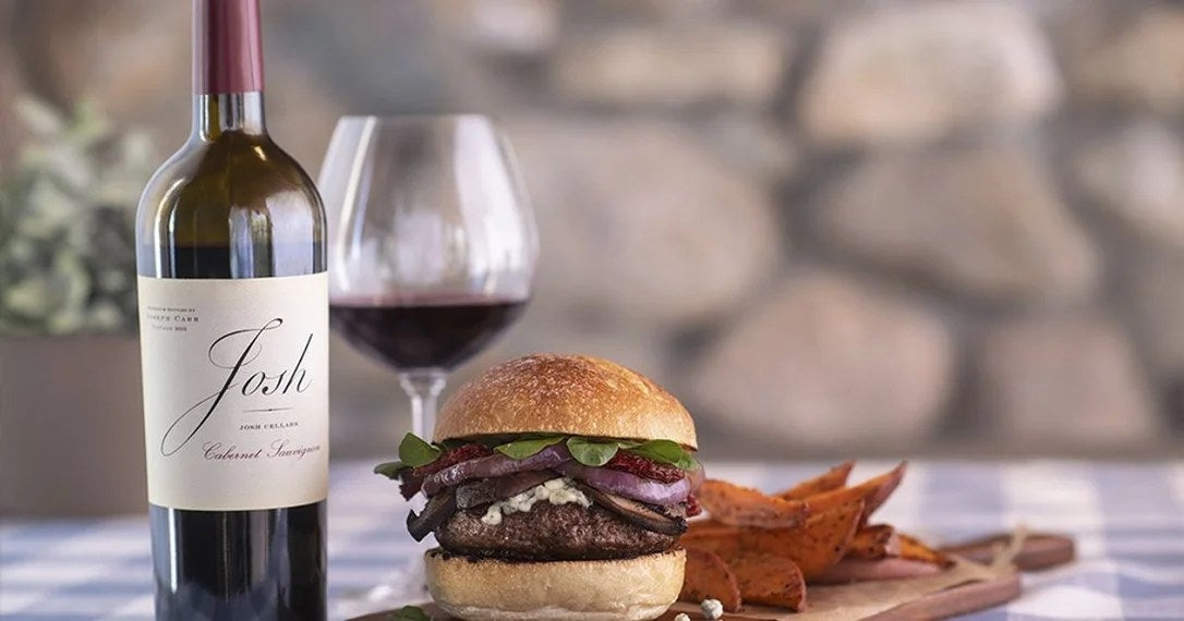 BurgerwithGrilledPortobellos,Sun-DriedTomatoes&BlueCheese
